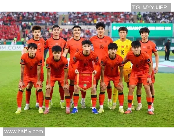 亚洲杯激战新加坡与中国队争锋相对谁能笑到最后引发球迷热议